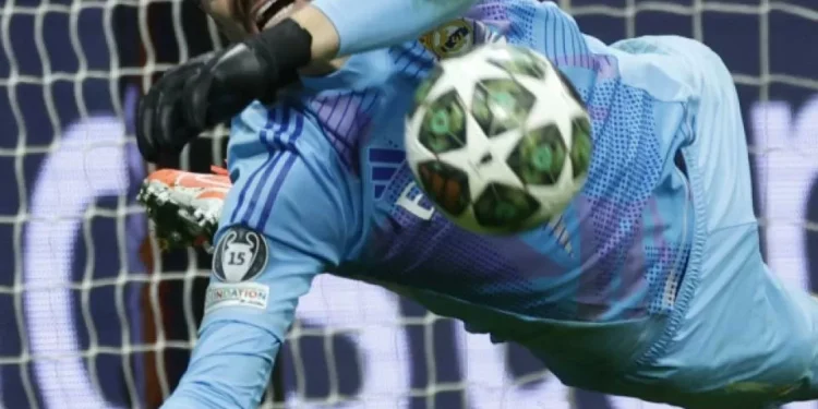 Bélgica recupera pieza clave: Courtois fue convocado tras dos años