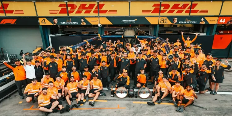 F1: Contiene Norris el ataque de Verstappen y gana el Gran recompensa de Australia