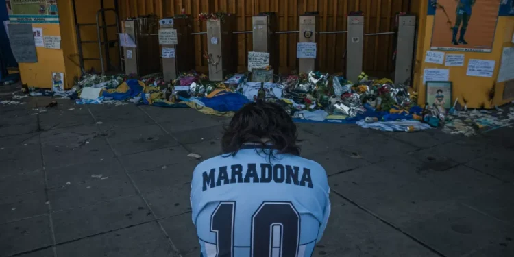 Piden apartar a hermanas de Maradona del juicio; niega junta la petición