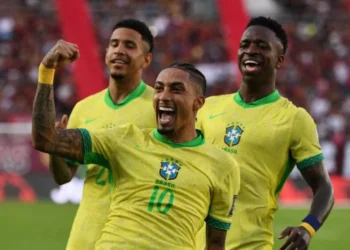 Raphinha advirtió a Argentina: ‘a darles una paliza, que se jodan’