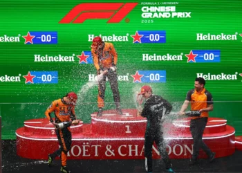 Hace McLaren el 1-2 en el Gran Premio de China | Video