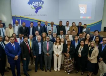 Quaquá assume a presidência da Associação Brasileira de Municípios