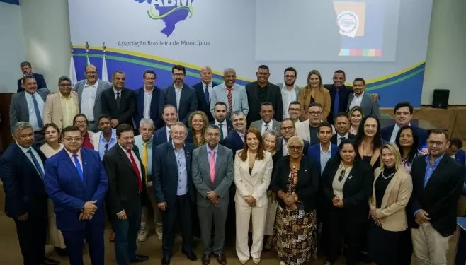 Quaquá assume a presidência da Associação Brasileira de Municípios