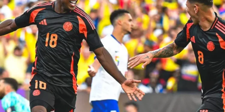 Baja a la vista para Colombia: revelan lesión que sufrió Sinisterra