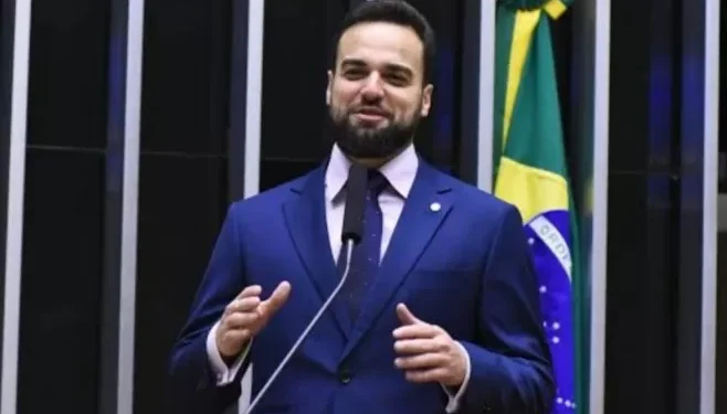 Caio Vianna deixa cargo no governo campista para ser deputado federal