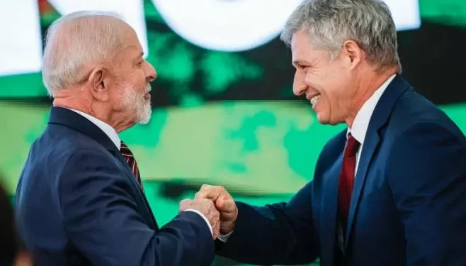 Ministro de Lula Balança nunca Cargo Após Pressão do MST