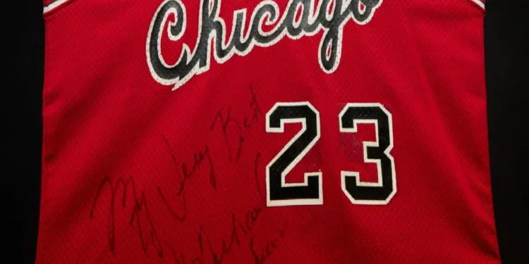 Venden playera de Michael Jordan en 4,2 millones de dólares | Video