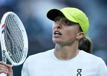 Recibe Swiatek protección por mal comportamiento de espectador en Miami | Video