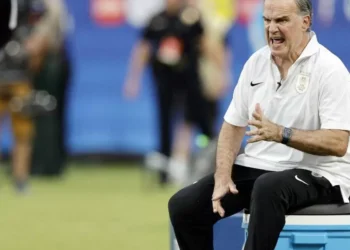 Bielsa y una nueva locura: convocó 38 futbolistas a Selección Uruguay