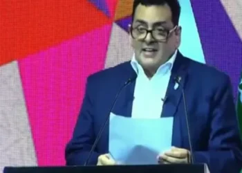 Feria del Libro: abuchearon al secretario de civilización y escritores mostraron carteles de Bayer