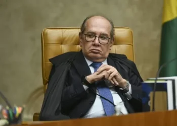 Ministro do STF Gilmar Mendes Sob Críticas por Atuação Empresarial!