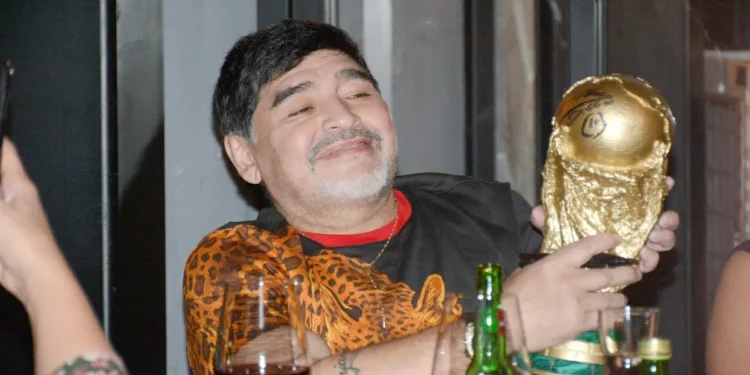 Maradona no tenía alcohol o drogas en la sangre al fenecer: Perito