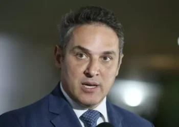 Zucco detona Janones: ‘Deputado da Fake News’!