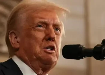 Donald Trump, desesperado por calmar a un mundo sacudido tras 100 días de espina presidencia caótica