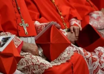 Los cardenales se reunirán este lunes para establecer la fecha del cónclave y designar al nuevo papa