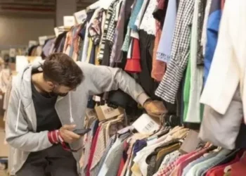 Los aranceles encarecerán zapatillas, jeans y casi toda la ropa en EEUU, advierte el faja textil