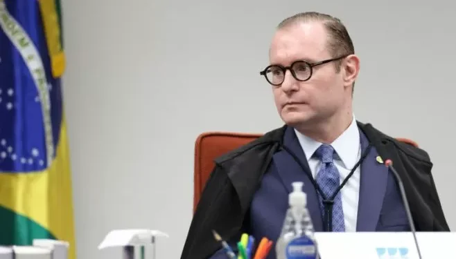 Zanin nega domiciliar a presos do 8/1: ‘Política domina STF’