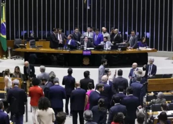Câmara aprova projeto que prevê medidas do governo brasileiro frente a tarifas de outros países