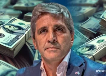 El que envite al colchón, pierde: Caputo fomenta el carry trade para  que ahorristas larguen sus dólares