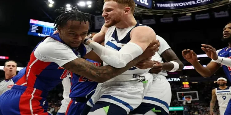 NBA: Así se pusieron los manotazos entre Timberwolves y Pistons | Video