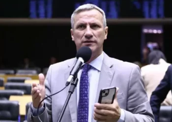 Deputado Sanderson Detona STF e Cobre Congresso!