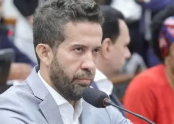 Janones Envolvido em Escândalo de Rachadinha! Entenda