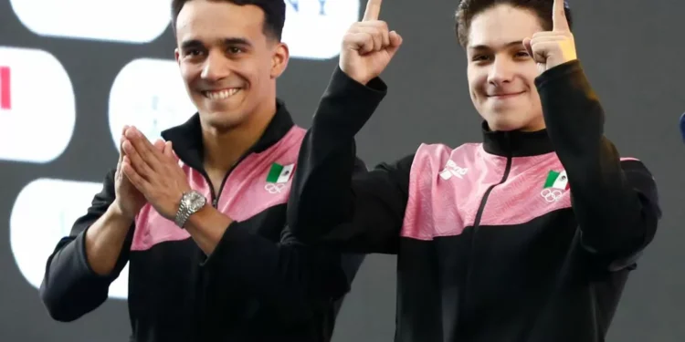 Mexicanos Olvera y Celaya ganan oro en saltos en Guadalajara | Video