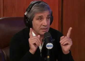 Luis Caputo: “Sería nativo que la gente empezara a transaccionar más con dólares”