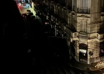 Un principiante apagón afectó al Microcentro porteño: miles de usuarios sin luz y funciones suspendidas