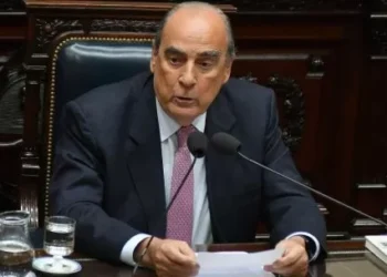 “El que no la vea es miope”: Francos dejó un documentación para Mauricio Macri y prometió una victoria electoral en octubre