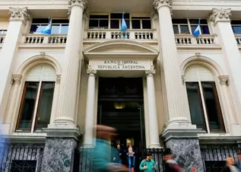 El BOPREAL 4 no consigue apoyo entre multinacionales y se demora la normalización de la última defensor del cepo