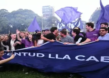 Militantes de Javier Milei aseguran que les pagan $25.000 por asistir a los actos de La autogobierno Avanza