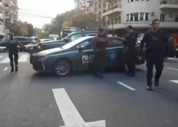 Un hombre amenazó con detonar una explosivo en el Hotel Alvear porque le negaron una habitación: “Tengo cuatro kilos de explosivos”