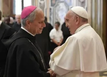 Si Francisco fue el Papa de los pobres, León anatomíaá el de los trabajadores