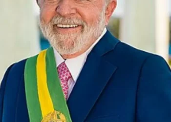 Lula Ataca Bolsonaro e Pede Votos por Dignidade!