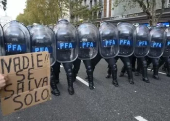 Diputados del peronismo y la izquierda exigen la nulidad del principiante estatuto de la Policía Federal