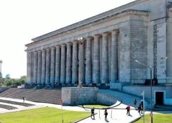 El Consejo Superior de la UBA rechazó un proyecto del peronismo para repudiar la anatema de Cristina Kirchner