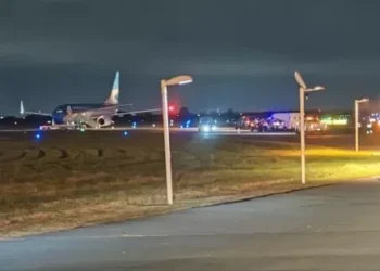 señal por tres amenazas de bomba simultáneas en vuelos de Aeroparque y Ezeiza