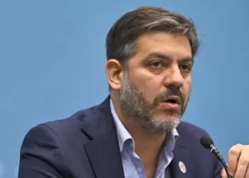 La Embajada Británica invitó a estudiantes argentinos a Malvinas y generó un vigoroso rechazo en Buenos Aires