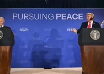 Luego de una reunión de tres horas, Trump y Putin hablaron de “avances”, pero sin acuerdos de alto el fuego