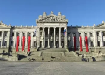 Uruguay cada oportunidad más cerca de legalizar la eutanasia en una sesión maratónica en el Congreso