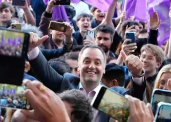 Un discurso gastado de un Gobierno que no deja de caer