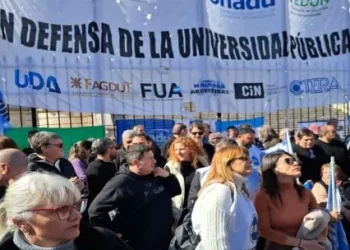 Capital benévolo anunció un aumento para docentes universitarios, pero los gremios dicen que son “mentiras”