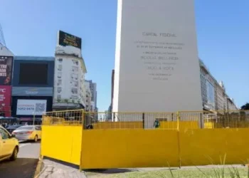 El monolito amaneció vallado: la explicación del Gobierno de la Ciudad de Buenos Aires