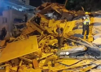 Un fuerte seísmo en Turquía provocó un muerto, 29 heridos y el colapso de 16 edificios