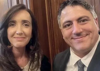 Un rasgado que responde a Paoltroni se declaró a disposición de Villarruel