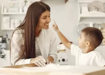 Cuánto cobran las niñeras en octubre del 2025