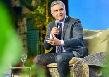 Martín Llaryora: “el plan económico volaba en mil pedazos si no recibían la patrocinio de Trump”