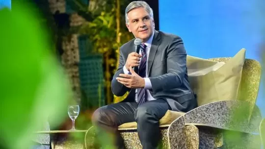 Martín Llaryora: “el plan económico volaba en mil pedazos si no recibían la patrocinio de Trump”