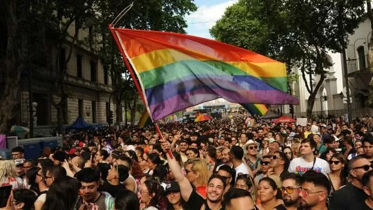 La 34° partida del Orgullo LGBTIQ+ en Buenos Aires se organiza con consignas contra el DNU que afecta tratamientos de género